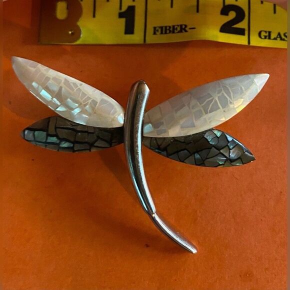 Vintage Women’s Brooch Pin Dragonfly Mother Of Pearl Abalone Mosaic 2” - Picture 3 of 3